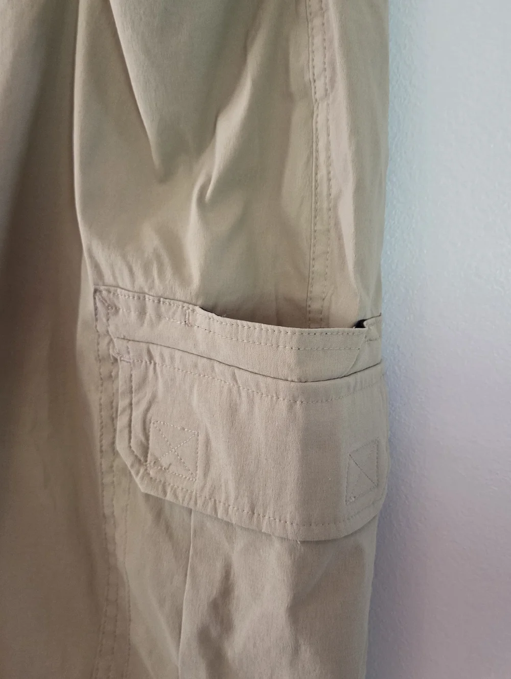 Eddie Bauer Men's Khaki Belted Cargo Shorts Size 34